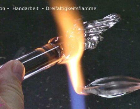 Ascension-Handarbeit-Dreifaltigkeitsflamme